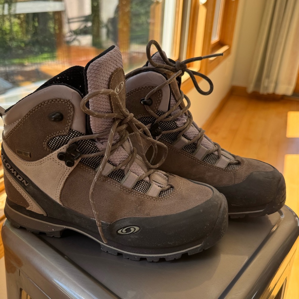 Salomon Tan and Brown Outdoor Boots